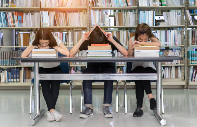 UPSC से भी कठिन है ये परीक्षा! दुनिया के 10 सबसे मुश्किल एग्जाम; क्या आप जानते हैं भारत के कौन से 2 नाम हैं शामिल? 3 All Souls Prize Fellowship Exam